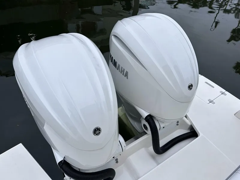 Slide: The Image of 2024 Regal 33 XO For Sale - 4941266