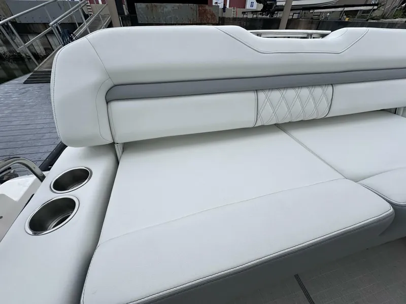 Slide: The Image of 2024 Regal 33 XO For Sale - 4941274