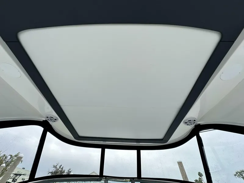 Slide: The Image of 2024 Regal 33 XO For Sale - 4941271