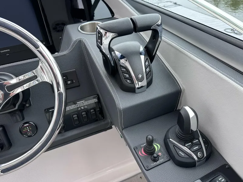 Slide: The Image of 2024 Regal 33 XO For Sale - 4941268