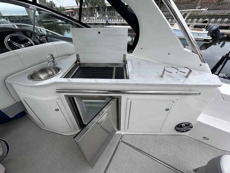 Slide: The Image of 2024 Regal 33 XO For Sale - 4941276