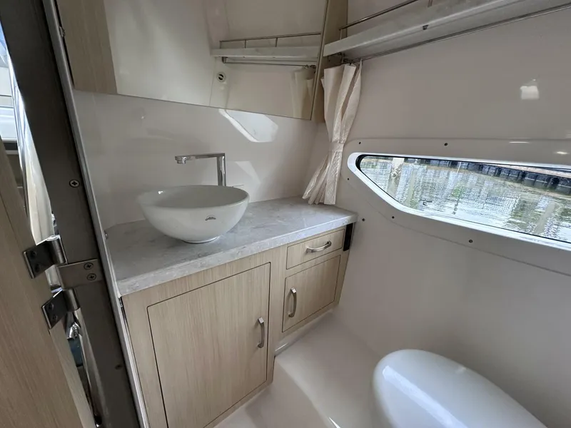 Slide: The Image of 2024 Regal 33 XO For Sale - 4941290