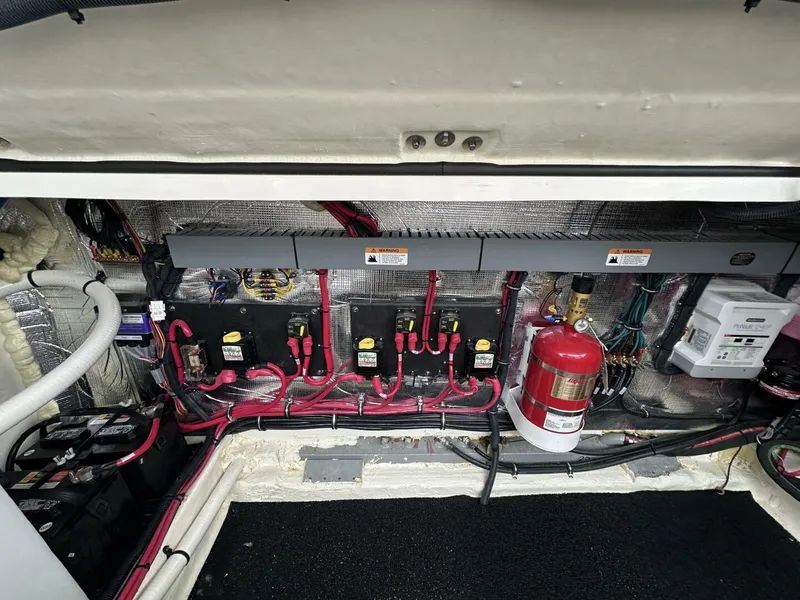 Slide: The Image of 2024 Regal 33 XO For Sale - 4941286