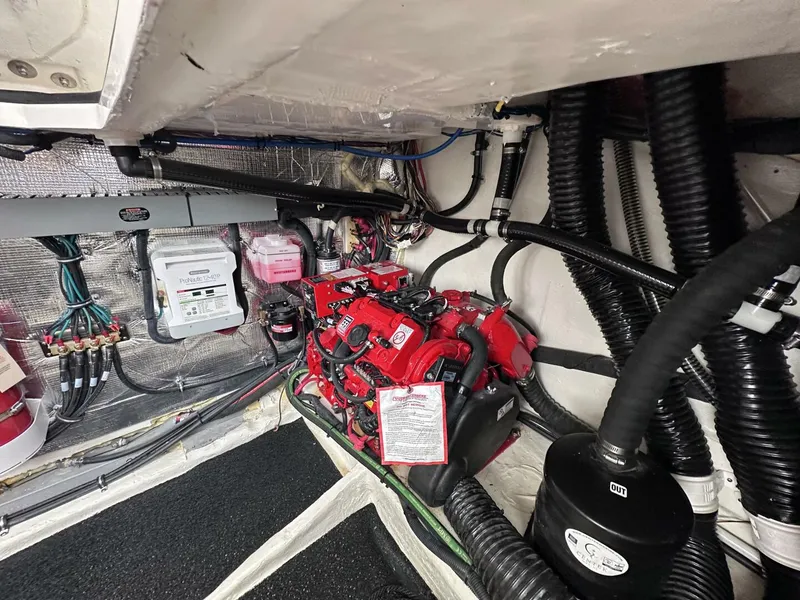 Slide: The Image of 2024 Regal 33 XO For Sale - 4941287