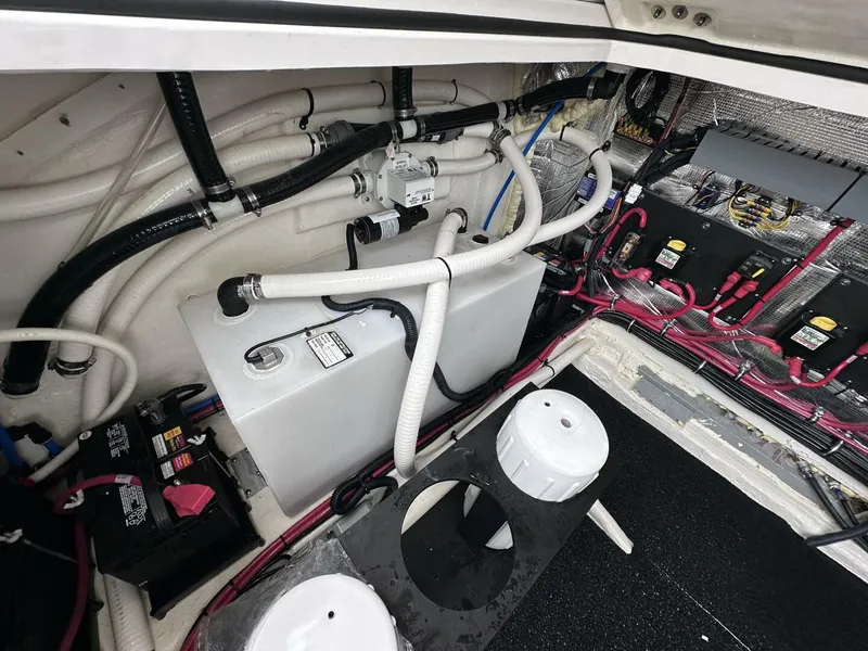 Slide: The Image of 2024 Regal 33 XO For Sale - 4941288