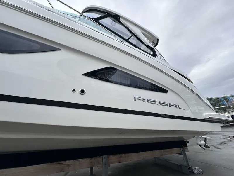 Slide: The Image of 2024 Regal 33 XO For Sale - 4941256