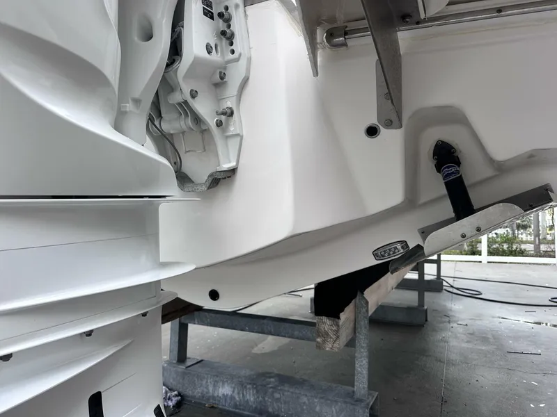 Slide: The Image of 2024 Regal 33 XO For Sale - 4941254