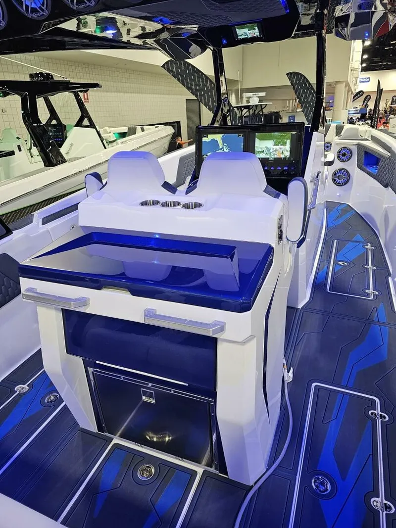 Slide: The Image of AMP 333 2024 - 4942284