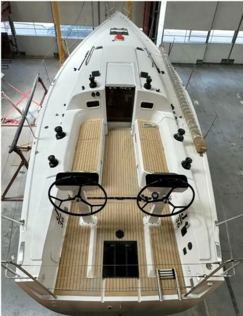 Slide: The Image of J/36 - 5348515