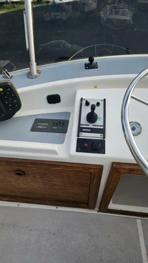 Slide: The Image of Albin 34 Family Cruiser w/ Flybridge 1988 - 4942738