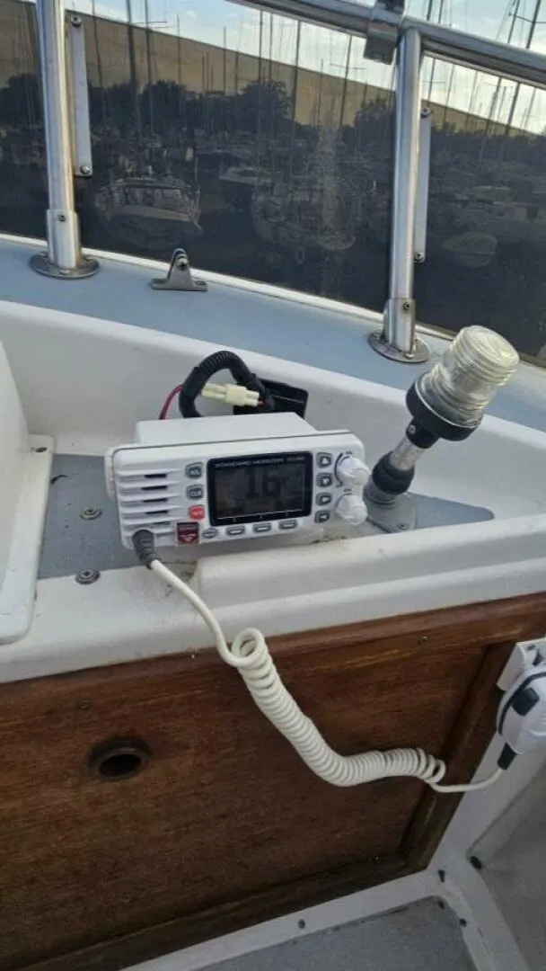 Slide: The Image of Albin 34 Family Cruiser w/ Flybridge 1988 - 4942739