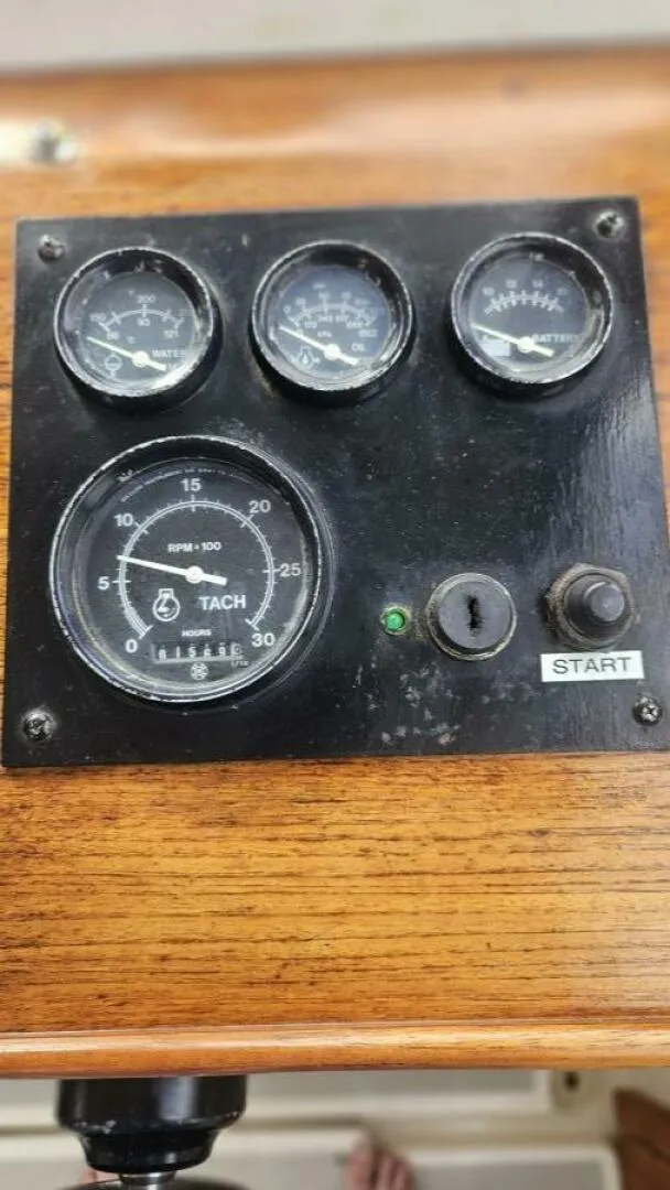 Slide: The Image of Albin 34 Family Cruiser w/ Flybridge 1988 - 4957148