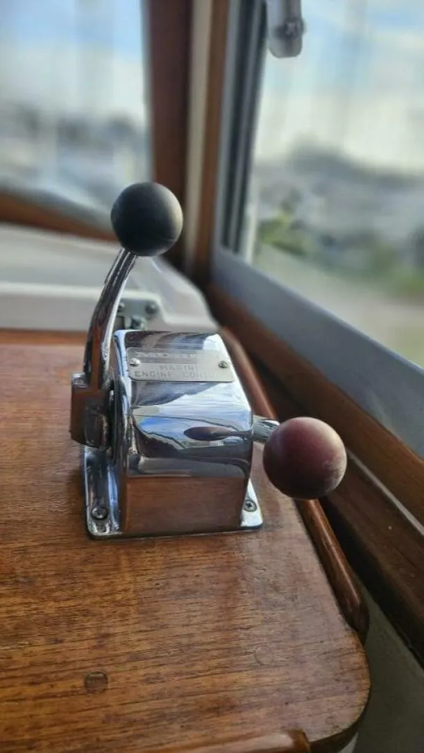 Slide: The Image of Albin 34 Family Cruiser w/ Flybridge 1988 - 4942640