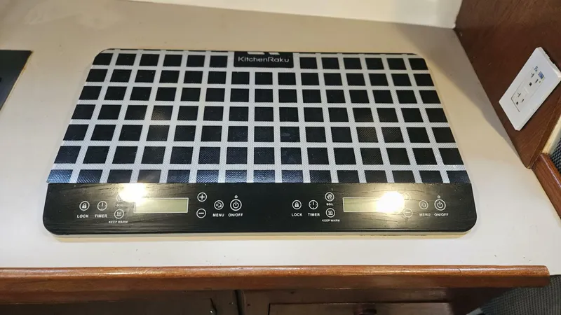 Slide: The Image of Albin 34 Family Cruiser w/ Flybridge 1988 - 4942595