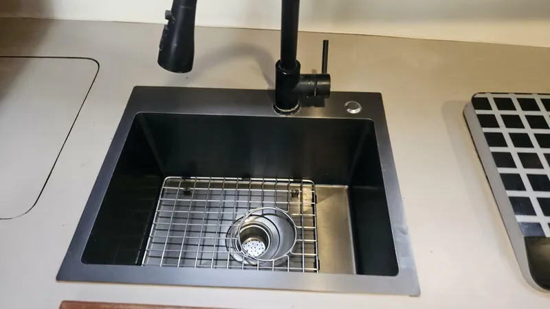 Slide: The Image of Albin 34 Family Cruiser w/ Flybridge 1988 - 4942617