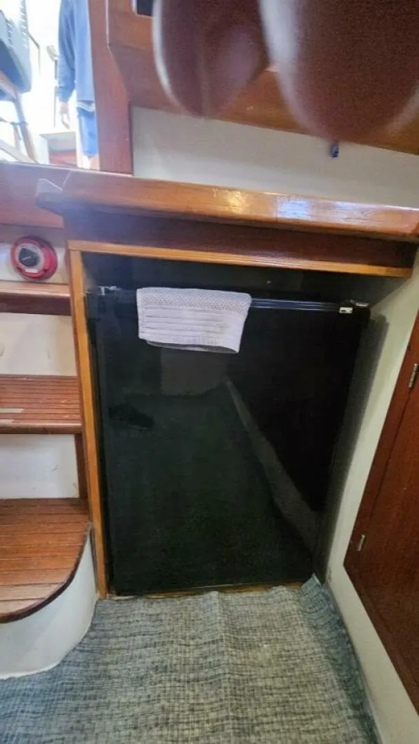 Slide: The Image of Albin 34 Family Cruiser w/ Flybridge 1988 - 4942622