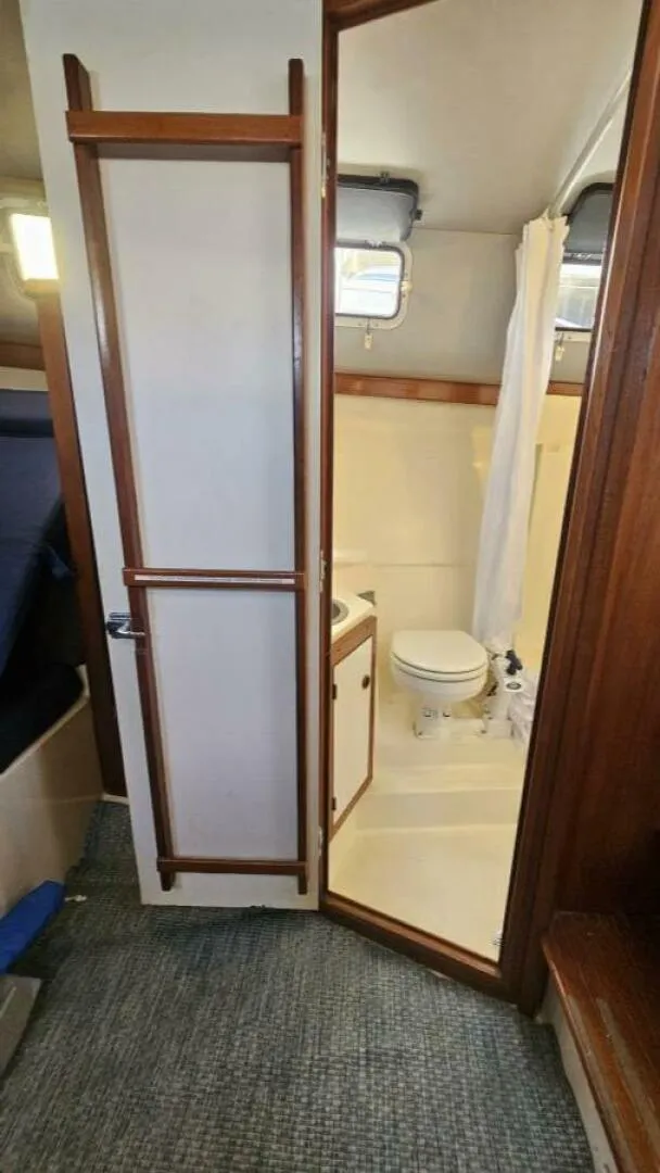 Slide: The Image of Albin 34 Family Cruiser w/ Flybridge 1988 - 4942628