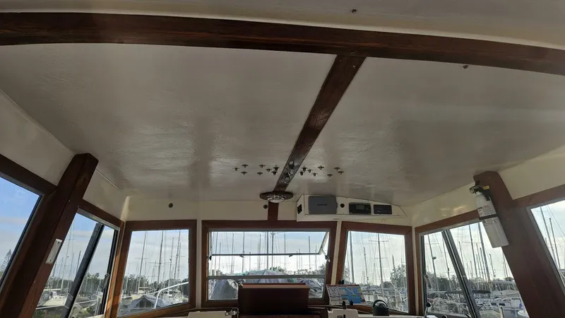 Slide: The Image of Albin 34 Family Cruiser w/ Flybridge 1988 - 4942685