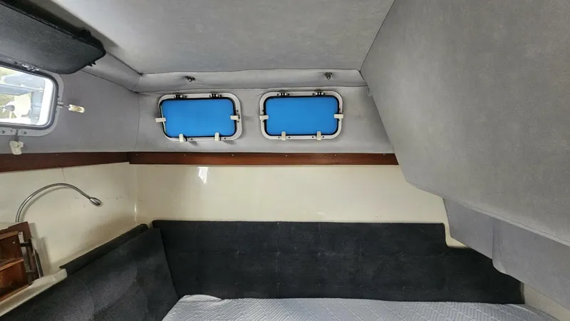 Slide: The Image of Albin 34 Family Cruiser w/ Flybridge 1988 - 4942688