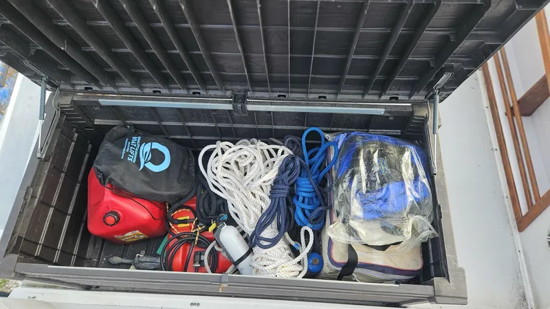 Slide: The Image of Albin 34 Family Cruiser w/ Flybridge 1988 - 4942747