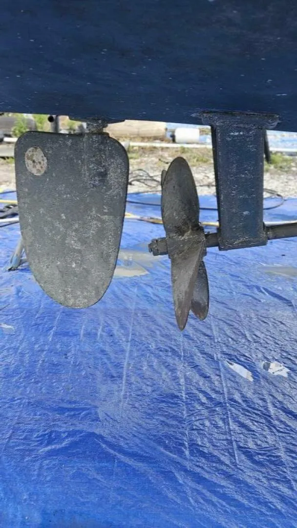 Slide: The Image of Albin 34 Family Cruiser w/ Flybridge 1988 - 4942752