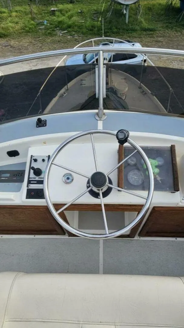 Slide: The Image of Albin 34 Family Cruiser w/ Flybridge 1988 - 4942743