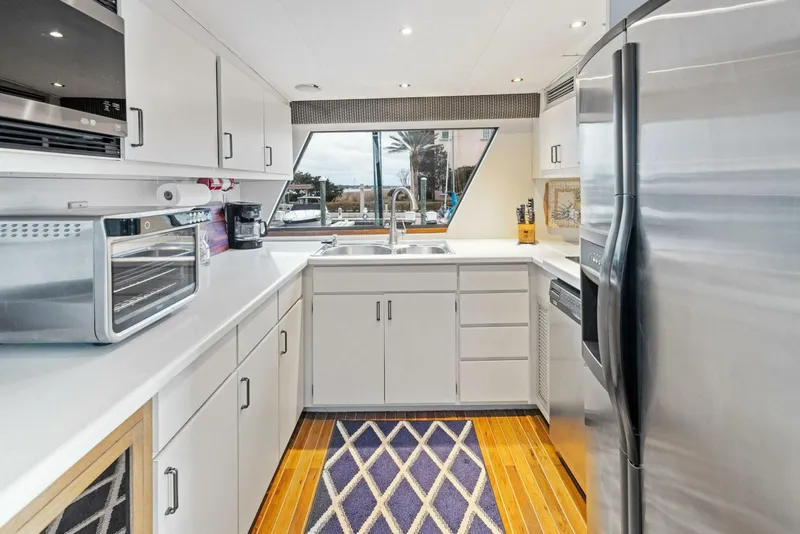 Slide: The Image of Hatteras Cockpit Motoryacht 1987 - 4942718