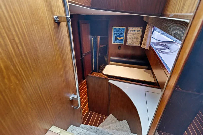 Slide: The Image of Hatteras Cockpit Motoryacht 1987 - 4942737