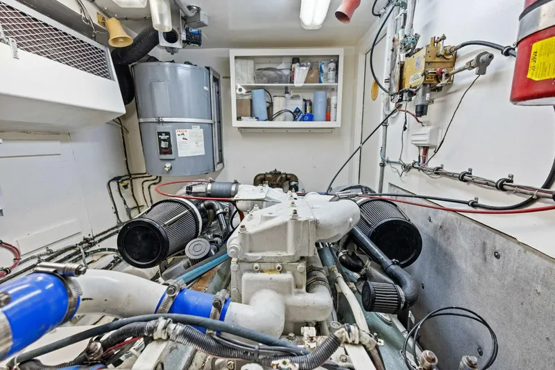 Slide: The Image of Hatteras Cockpit Motoryacht 1987 - 4942723