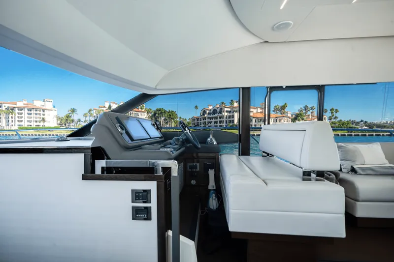 Slide: The Image of Prestige 520 FLYBRIDGE 2020 - 4942940