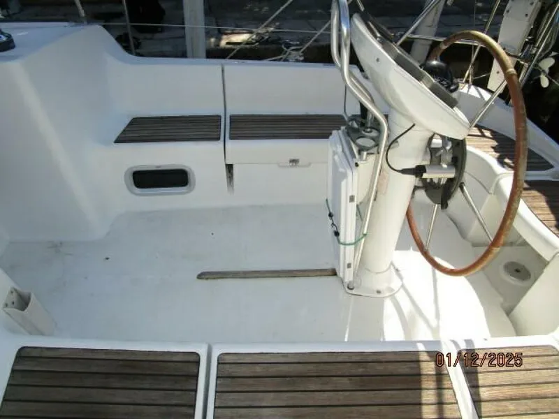 Slide: The Image of 37' Jeanneau cockpit starboard - 4943186