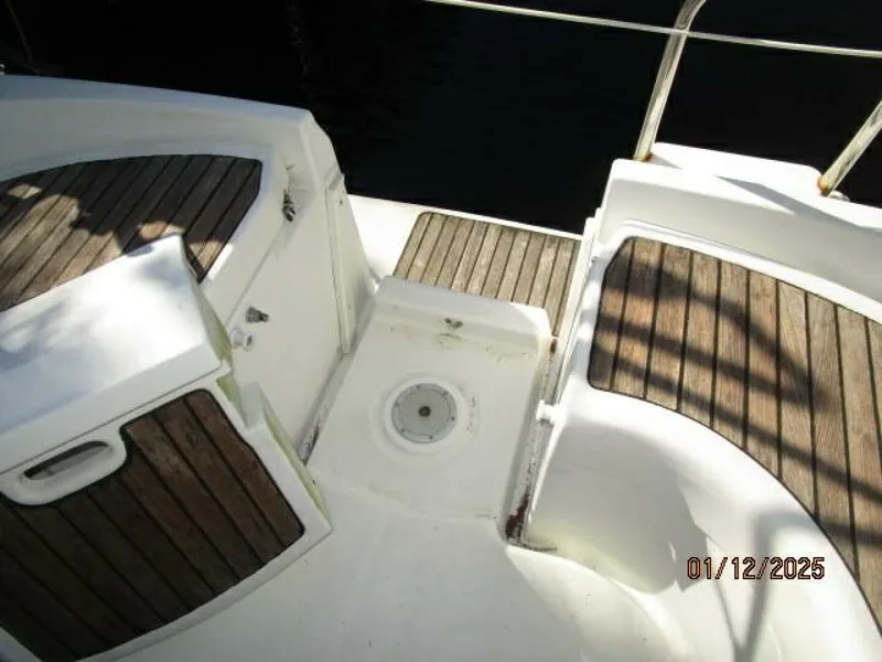 Slide: The Image of 37' Jeanneau transom walk-thru - 4943242