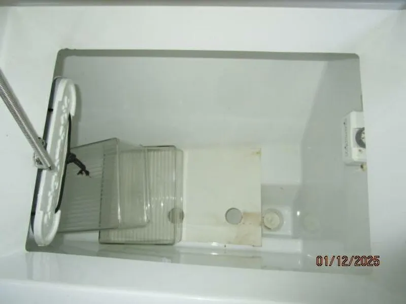 Slide: The Image of 37' Jeanneau galley refrigeration - 4943214