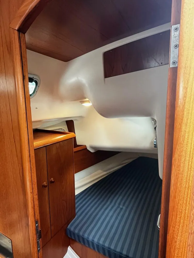 Slide: The Image of 37' Jeanneau aft stateroom1 - 4943175