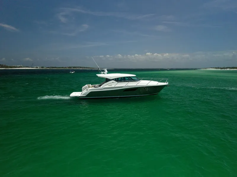 The Image of 2015 Tiara Yachts 44 Coupe- SILVER LINING-Profile - 5289121