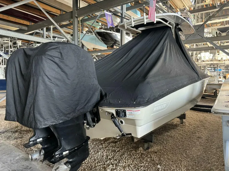 Slide: The Image of Boston Whaler 270 Dauntless 2016 - 5242780