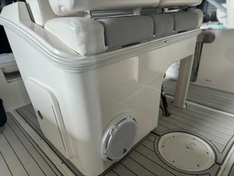 Slide: The Image of Boston Whaler 270 Dauntless 2016 - 5496549