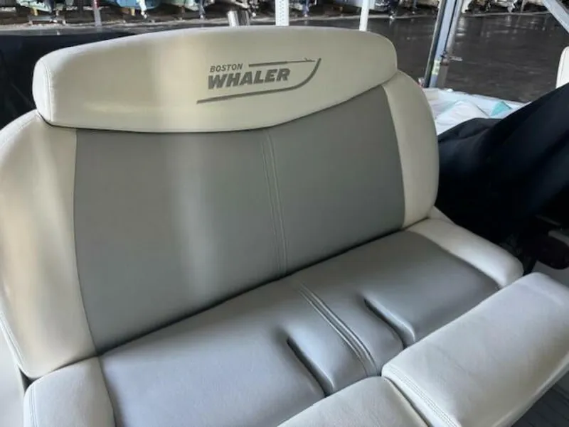 Slide: The Image of Boston Whaler 270 Dauntless 2016 - 5496556