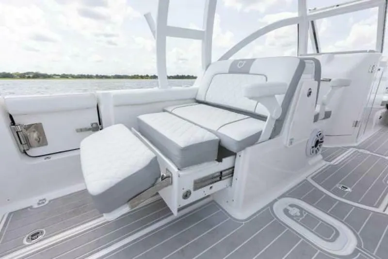 Slide: The Image of Sea Fox 288 Traveler Port Aft Lounger - 4949968