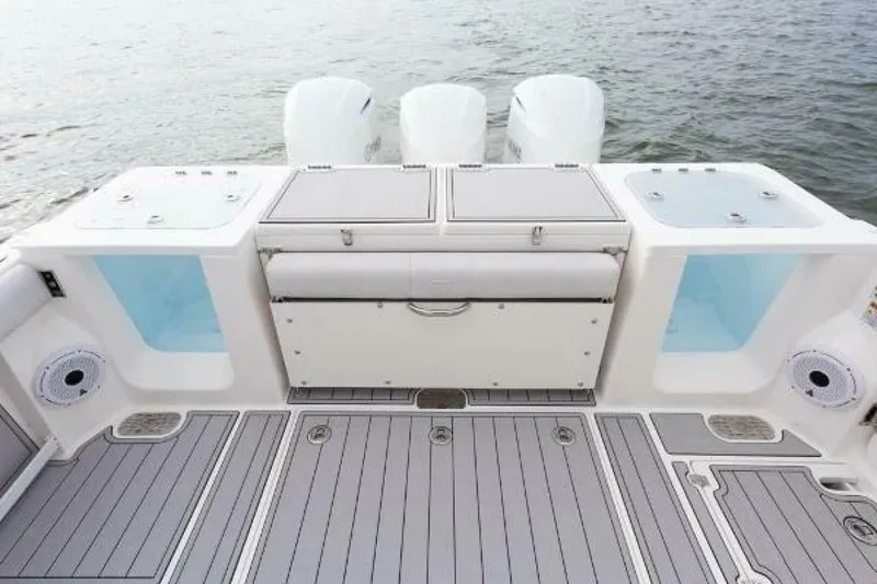 Slide: The Image of Sea Fox 368 Commander Transom - 4950101