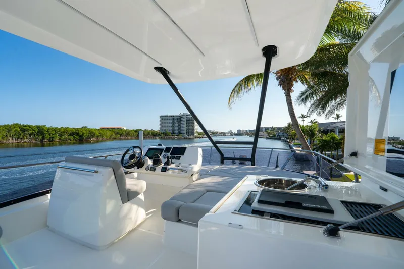 Slide: The Image of Prestige 460 Fly 2023 - 5091903