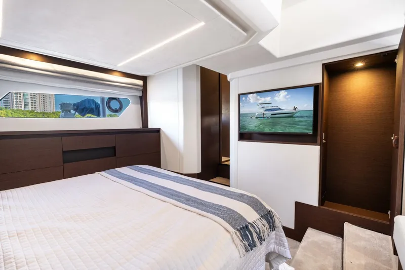 Slide: The Image of Prestige 460 Fly 2023 - 5091944