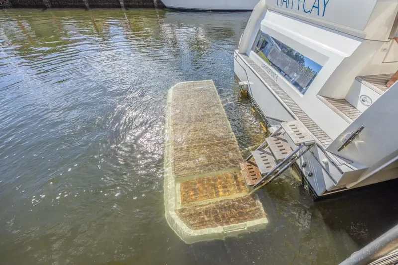 Slide: The Image of Prestige 520 Flybridge 2021 - 4950169