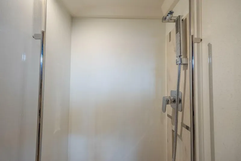 Slide: The Image of Prestige 520 Flybridge 2021 - 4950208