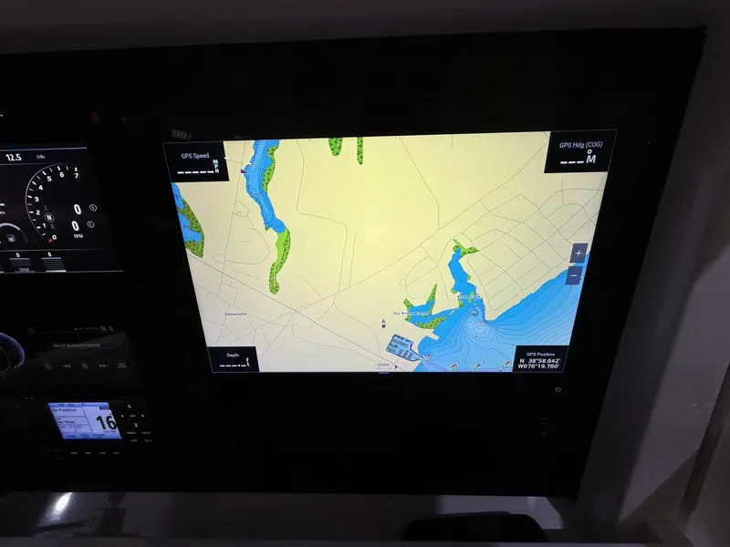 Slide: The Image of 2022 Invincible 39 Open Fisherman Starboard Garmin 8617 - 4950556