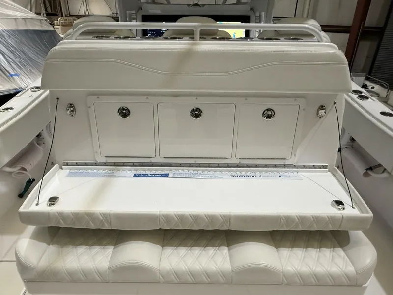 Slide: The Image of 2022 Invincible 39 Open Fisherman Leaning Post Tackle Station Closed - 4950561