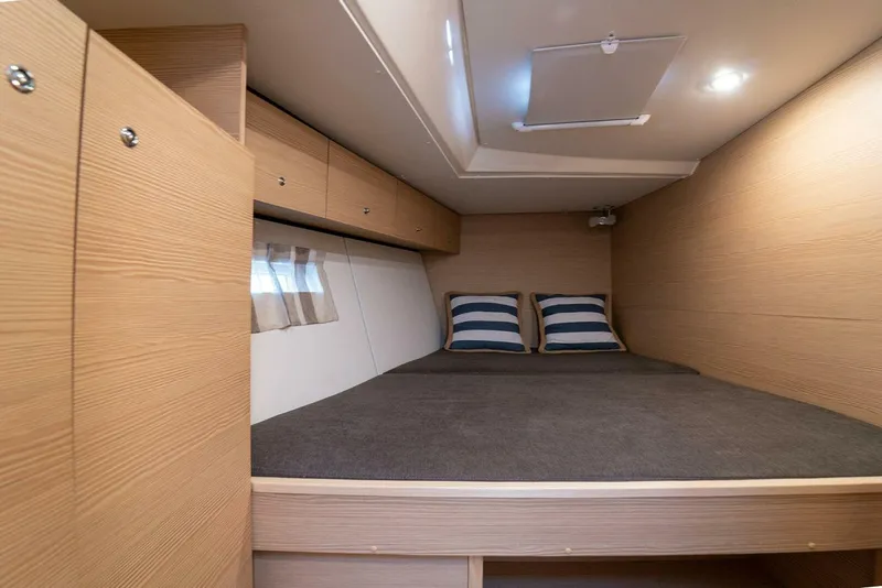 Slide: The Image of Kufner 54  "Sea Wave"
Aft Cabin - 4952394