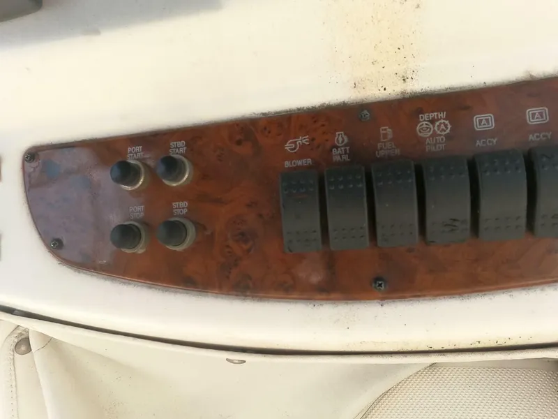 Slide: The Image of Meridian 34 Convertible 2003 - 5011397