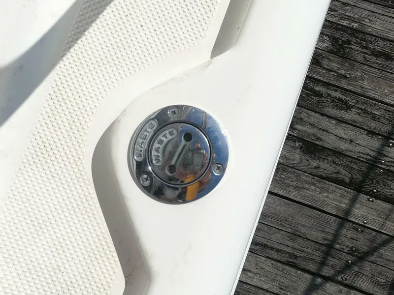 Slide: The Image of Meridian 34 Convertible 2003 - 5011399