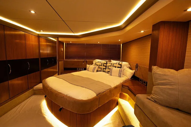 Slide: The Image of Sea Ray L590 2018 - 4952515